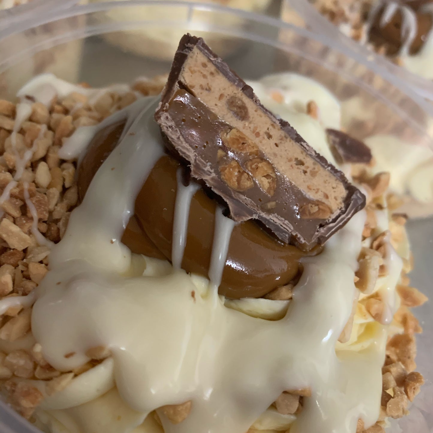 White chocolate x snickers cheesecakes