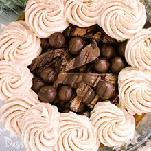 Load image into Gallery viewer, Mars malteser cheesecakes - Made by Mama&#39;s Desserts